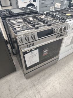 $1404 gas slide in with probake convection and airfry