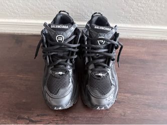 Balenciaga runners