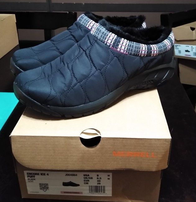 New In Box Merrell Encore Ice 4 Puffs Women's Shoes