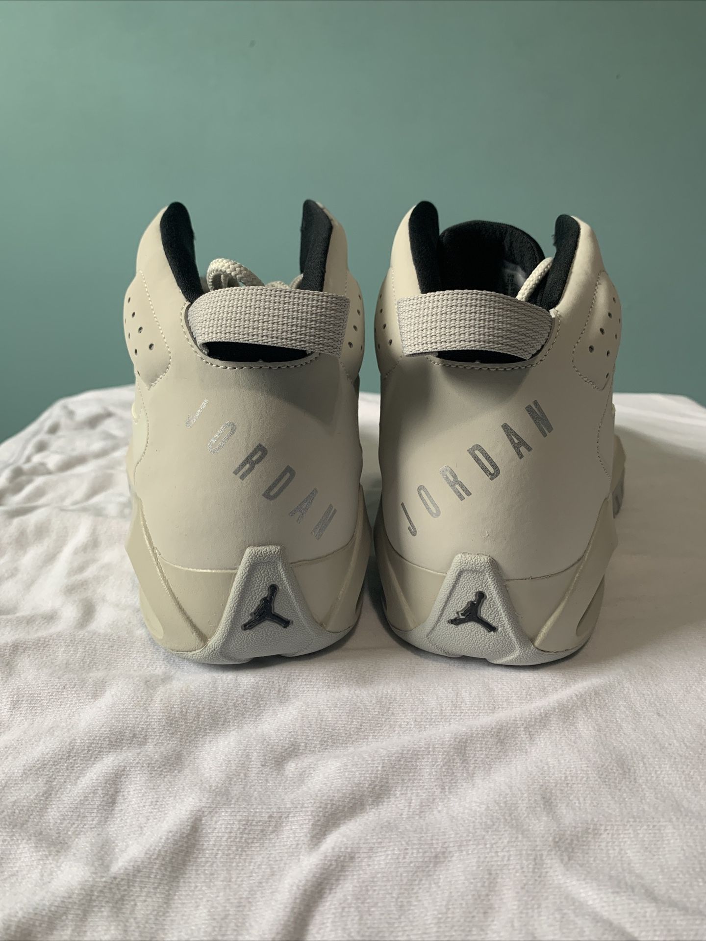 Size 10 - Jordan Lift Off Reflect Silver