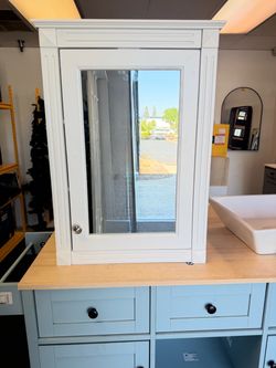 New assembled 20" Wall Mounted Bathroom Storage Cabinet with Mirror white