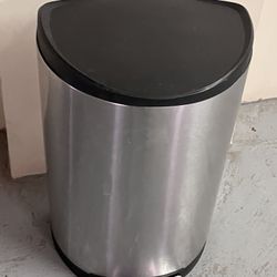 Stainless Steel Garbage Can With Foot Pedal