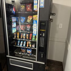 USI VENDING MACHINE W/ Payrange App