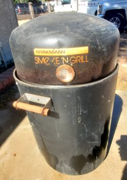 Brinkmann Smoke 'N Grill charcoal water smoker, a classic vertical model
