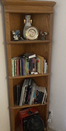 Corner Book Shelf’s Oak