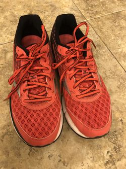Wave Rider Walking/Jogging Shoe - $18. Size 7.5.