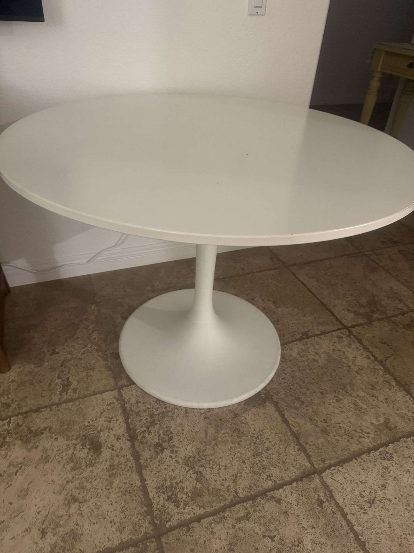 Round White Dining Table