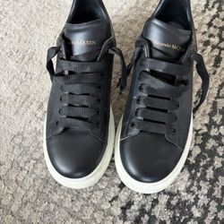 Black Alexander McQueen shoes size 8 (No box) (Scuffed)