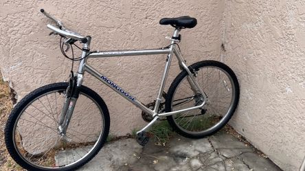 Mongoose Rockadile Vintage Mountain bike, Aluminum frame
