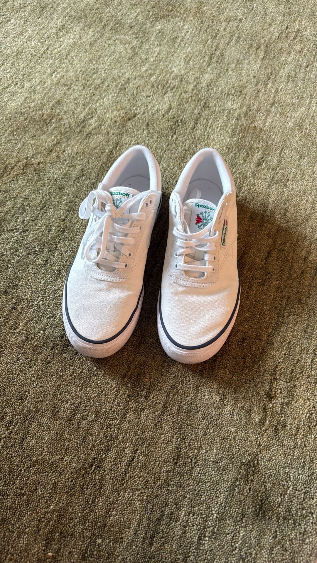 Reebok Sneakers Size M 8.5