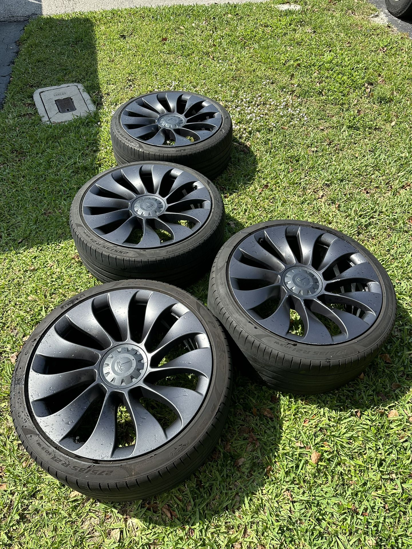 Tesla Model Y STOCK 21’’ Überturbine Wheels