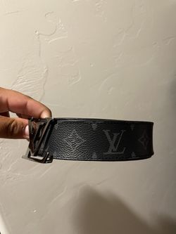 Louis Vuitton LV Initiales 40mm Black Leather. Size 95 cm