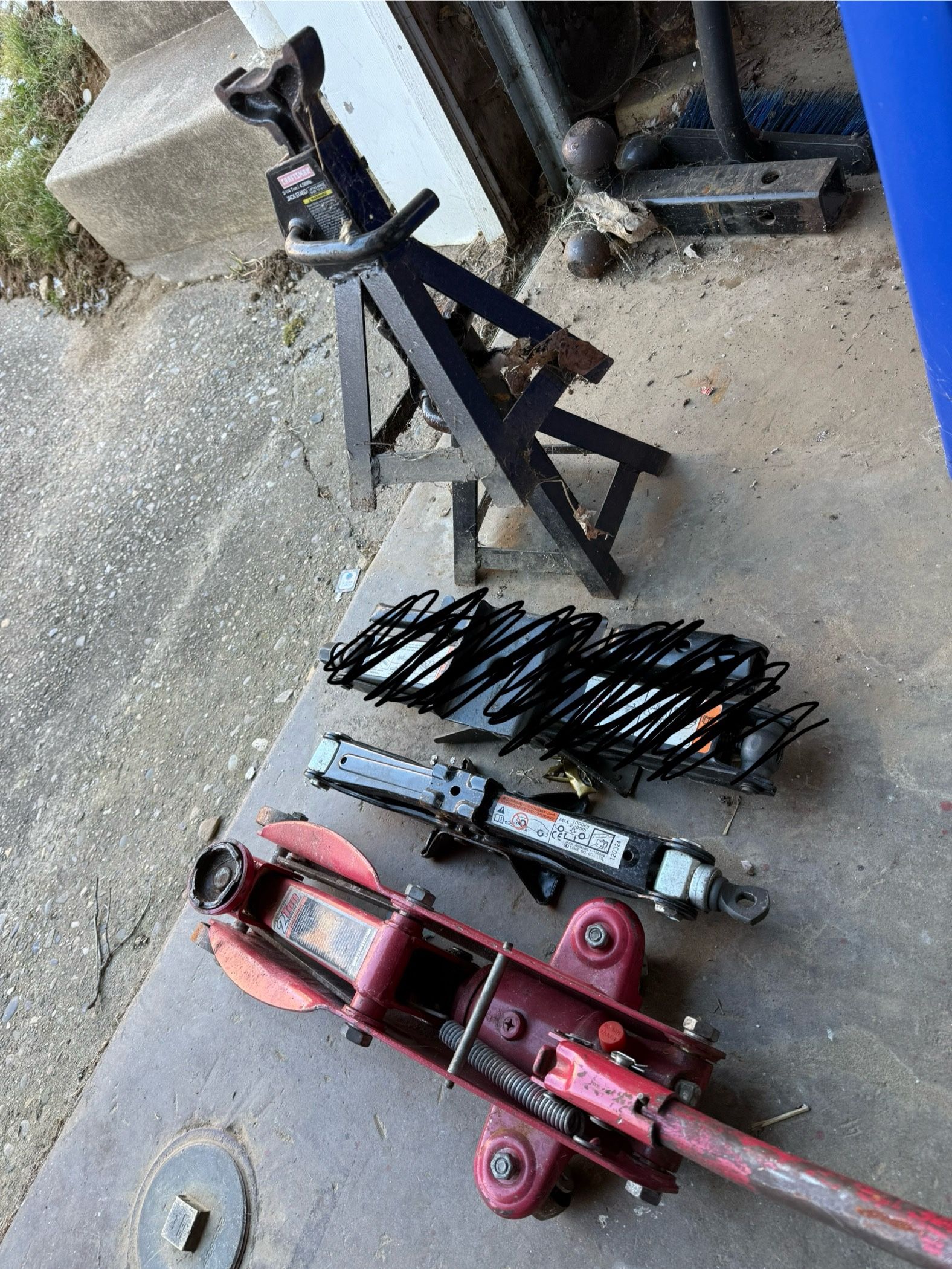 Two Stands & Two Jacks