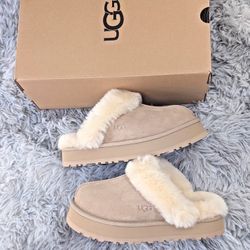 Women’s Slippers Size 8