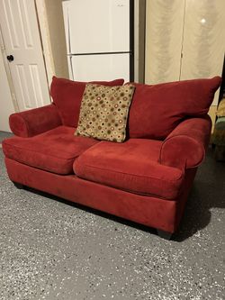 PRISTINE ROSE LOVESEAT