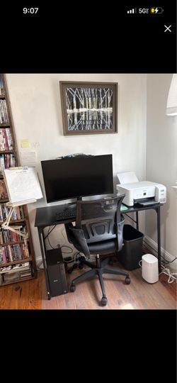 Computer desk