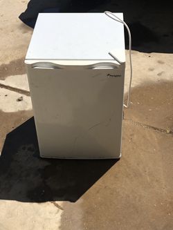 Magic Chef Mini Fridge