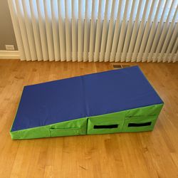 Folding Gym Mat – Thick, Multi-Use, Great Condition