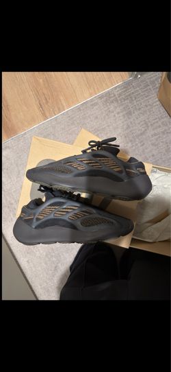 Yeezy 700 v3 and MNVN size 10.5