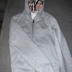 Burberry Sweater 