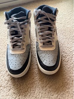 NIKE size 10 1/2