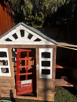 Kids playhouse