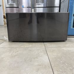 Pedestal For Washer / Dryer LG 29” NEW OPEN BOX