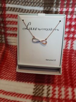 Ladies, Teens Infinity Necklace Brand New