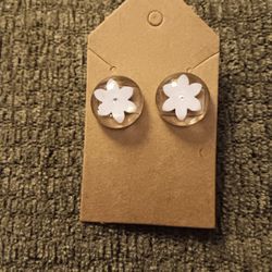 Flower Studs (White)