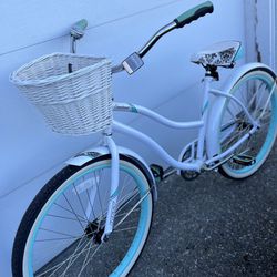 Huffy Cranbrook Women’s Cruiser Bicycle
