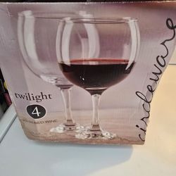 20 oz Wine Glass (8 Count)