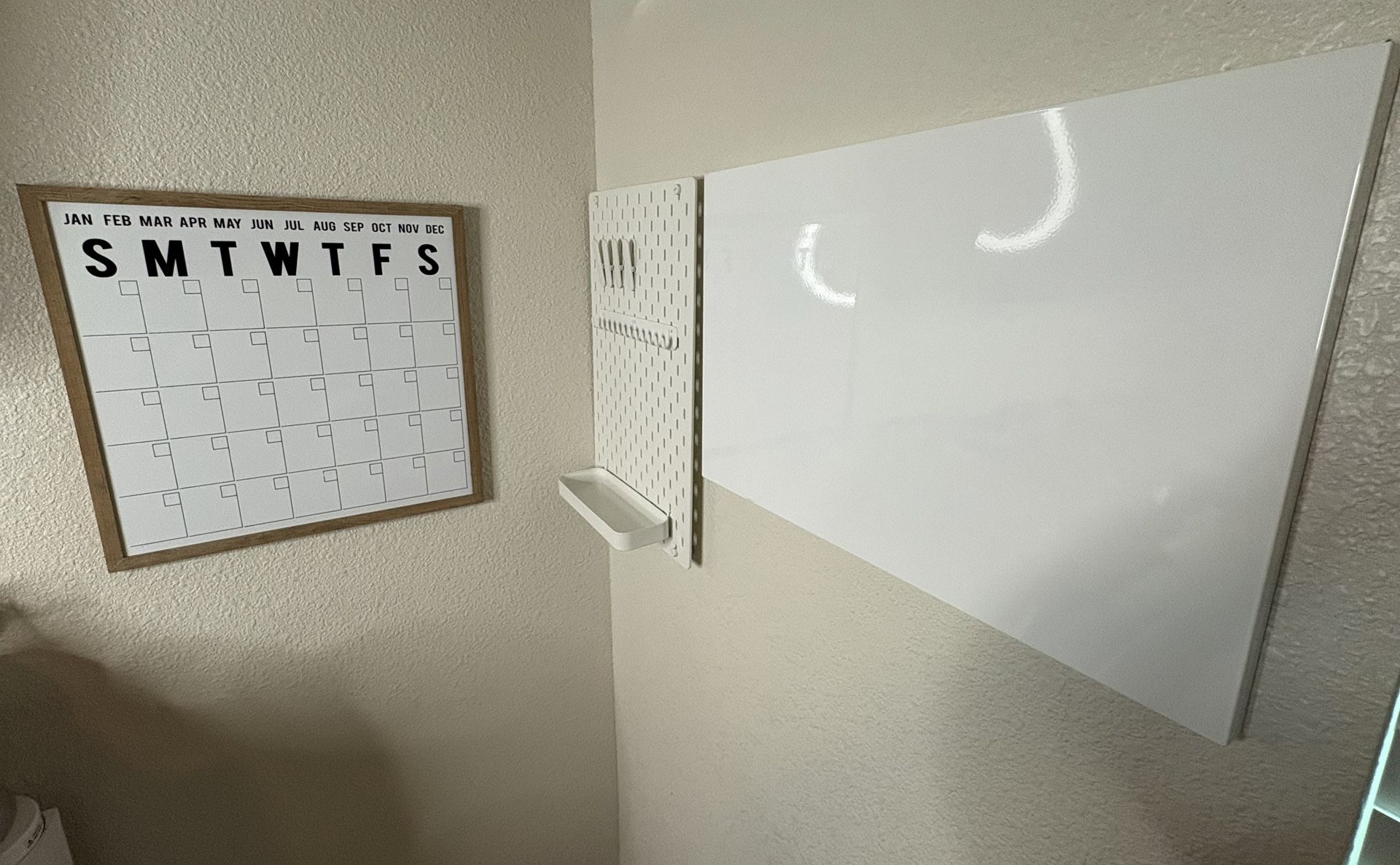 Wall Organizer Set – Calendar, Pegboard, and Whiteboard