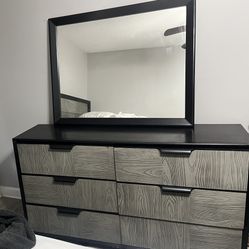 6 Drawer Dresser/ Mirror 