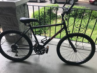 Huffy Superia Black Mountain Bike