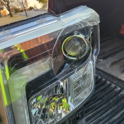 2017 Nissan Titan Headlight