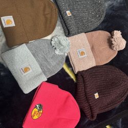 6 Woman Beanies W box 📦  BUNDLE ONLY 📍 Paramount Pick Up 📍 