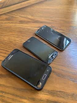 2 iPhones and a Samsung phone