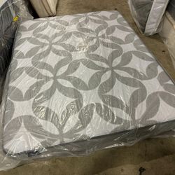 💥BIG SALE💯QUEEN SEALY POSTURPEDIC FIRM🎉
