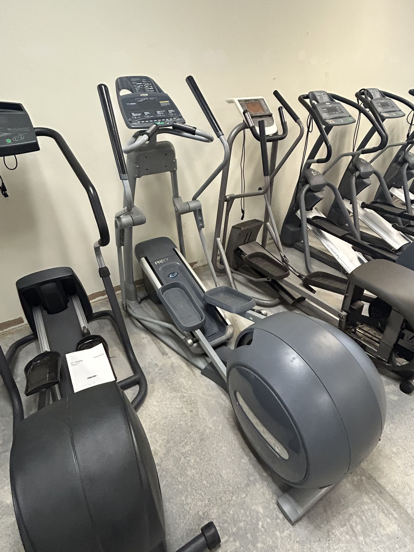 Precor Efx 556i Elliptical