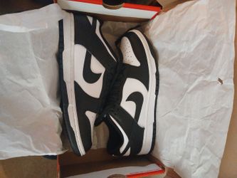 Q pair of brand new panda dunks size 8, and 1 pair of air force 1's size 8.5 worn once and put back in box