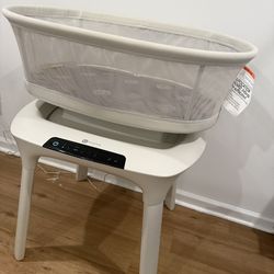 4 moms mamaroo sleep bassinet