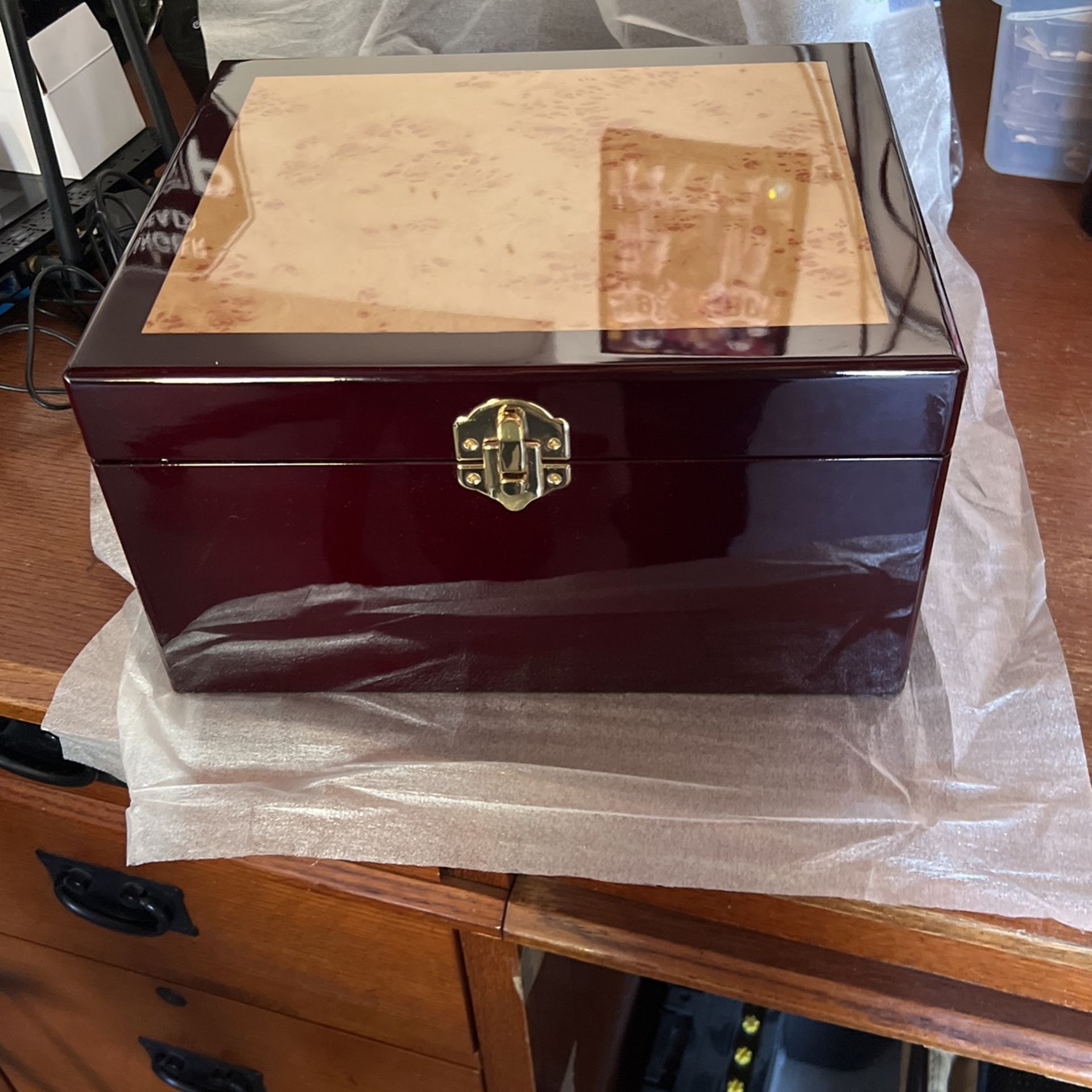 Cremation Urn Heirloom Chest Momento Kit From Neptune Society New