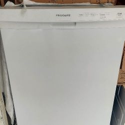 Frigidaire And AMANA White Dishwasher Great Condition