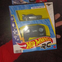 Mattel Hot wheels Tiny Rc Mustang