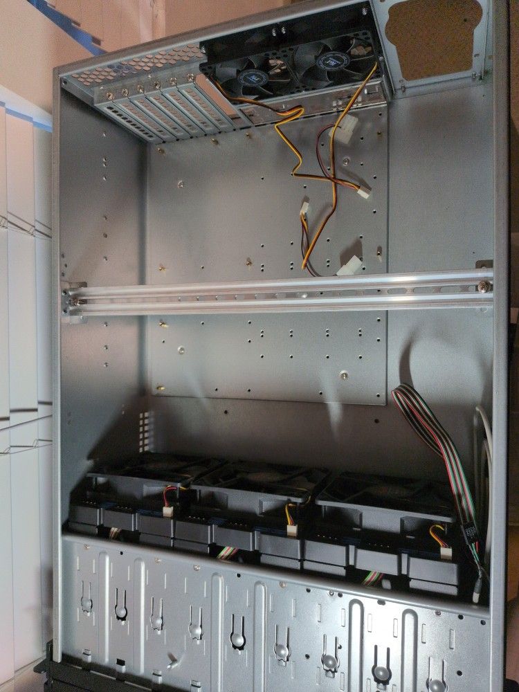 Rosewill 4U Server Chassis/Server Case/Rackmount Case, Metal Rack Mount Computer Case with 12 Hot Swap Bays & 5 Fans Pre-Installed (RSV-L4412) Black