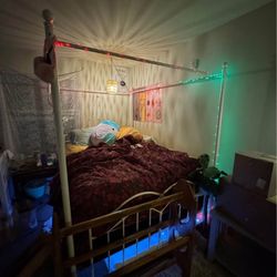 Queen Size Canopy Bed Frame 