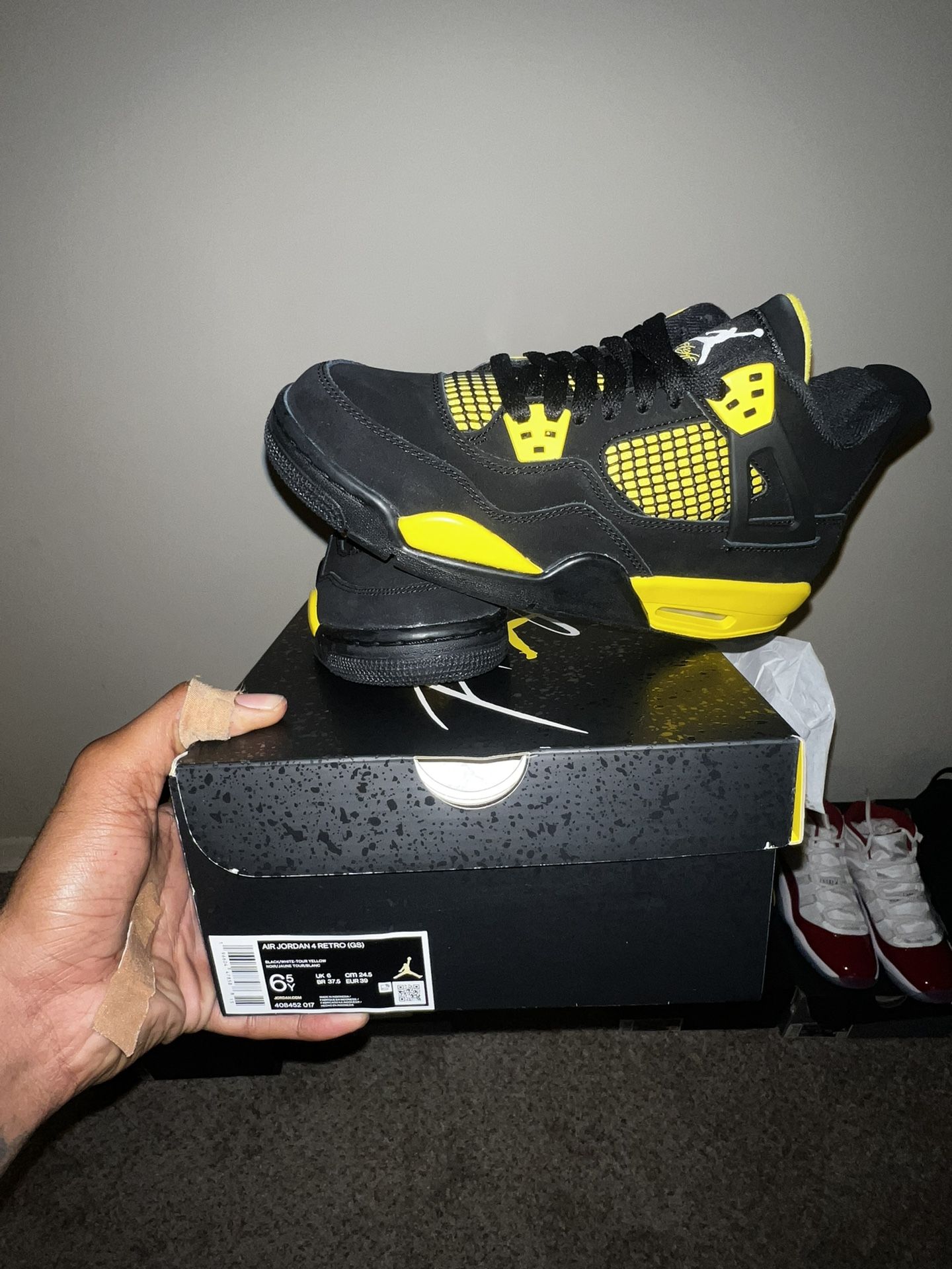 Jordan 4 Yellow Thunder 6.5y