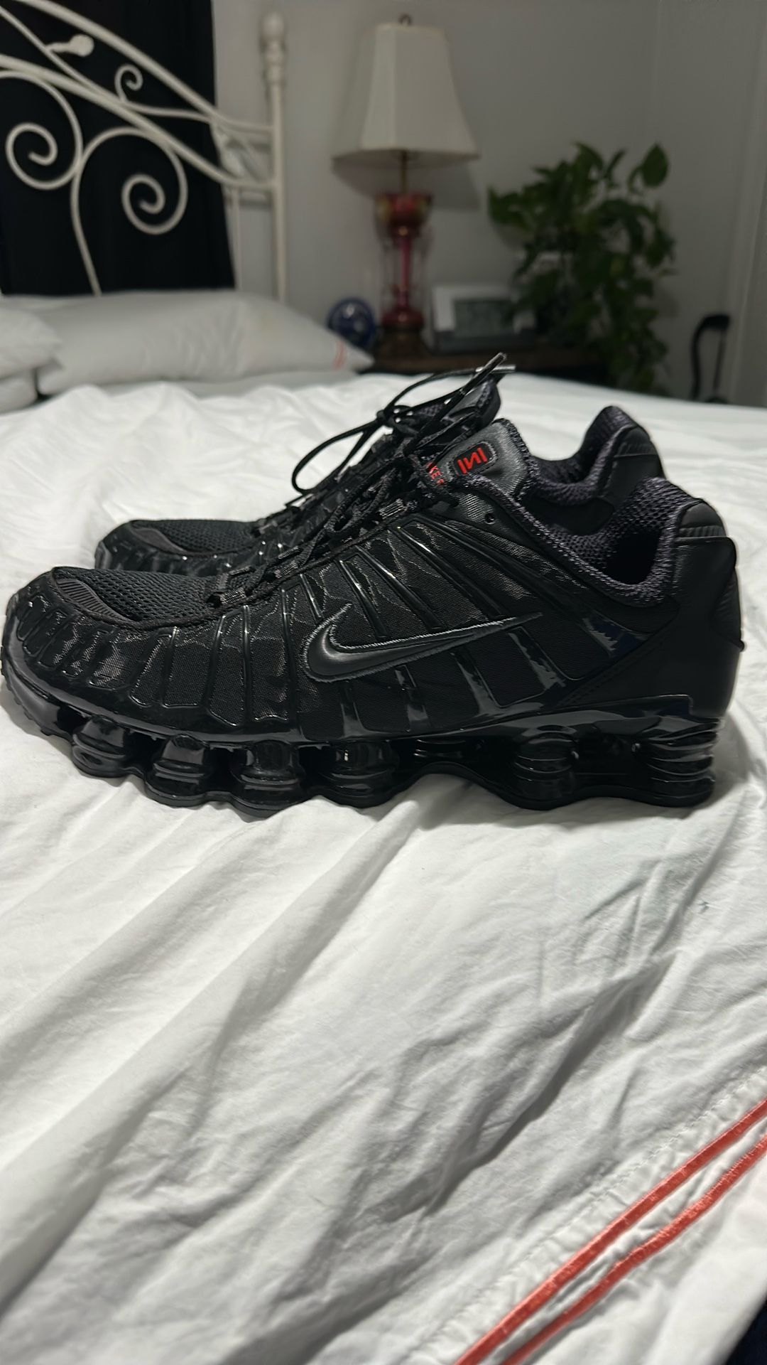 Men’s Black Nike Shox Size 13