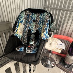 like new baby carrier / Car Seat 