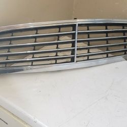 Mercedes grill plastic don't know what it fits